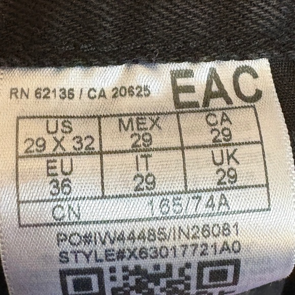 $19❄️ Guess Slim Straight Black Jeans Size 29x32 - Picture 7 of 15